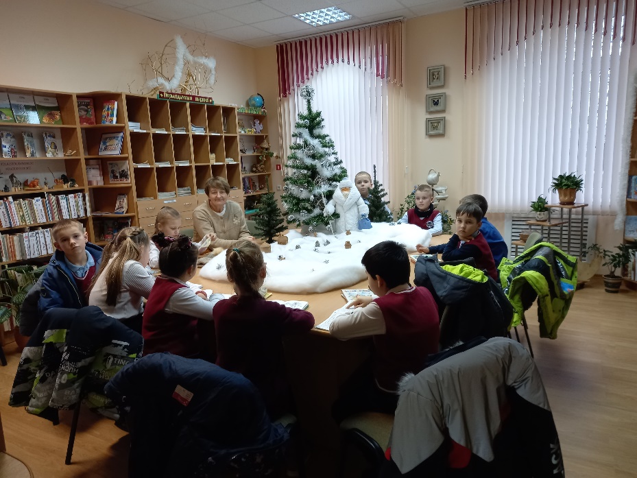 12 января 2023 года в Луцковлянской СБ – ИЭЦ для учеников 2 класса прошла экскурсия «Сюда приходят дети узнать про всё на свете»