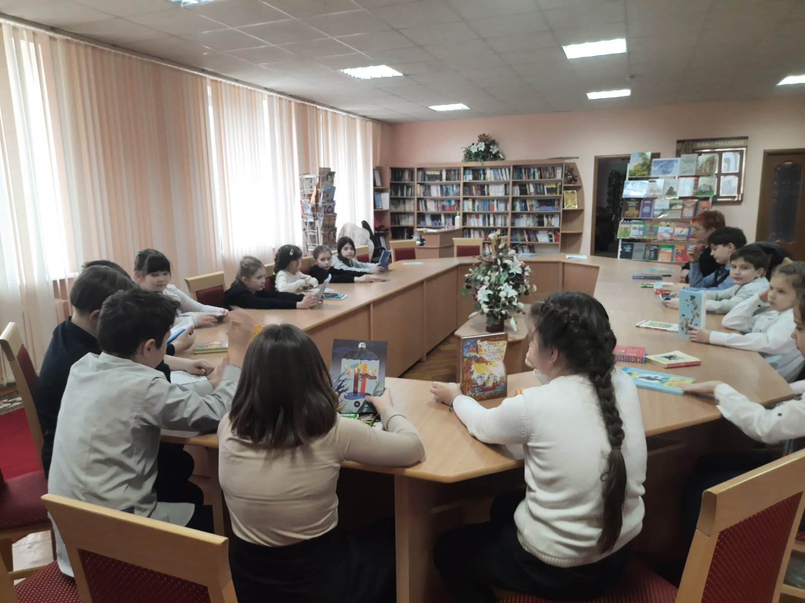 22.02.23 Да Міжнароднага дня роднай мовы ў Абухаўскай бібліятэцы быў падрыхтаваны ўрок роднай мовы “Куфар мілагучных слоў па-беларуску”
