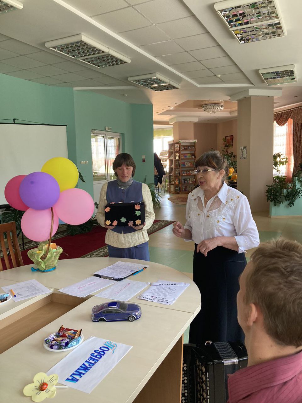 06.10.2023 В Скидельской городской библиотеке семейного чтения прошло заседание клуба социальной адаптации «Надежда».