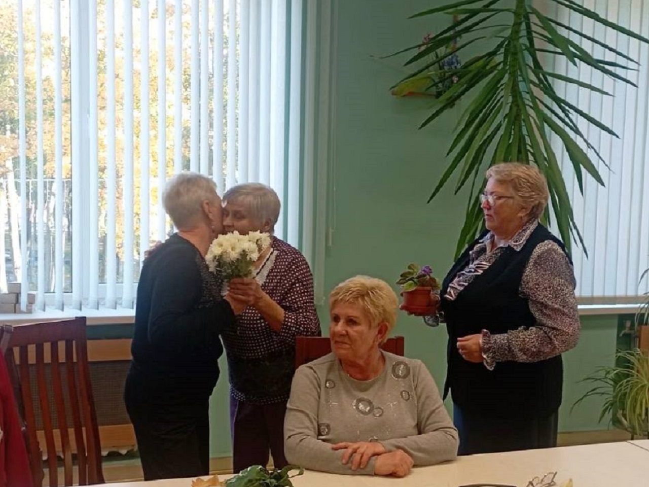 17.10.2024 В Скидельской городской библиотеке семейного чтения прошел литературно – музыкальный вечер клуба «Беседушка», посвященный Неделе родительской любви. 💗