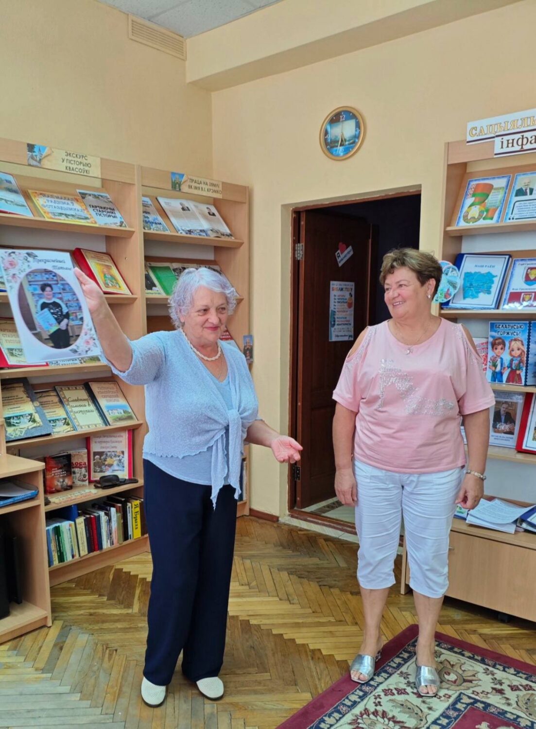 31 июля в Квасовской сельской библиотеке прошла встреча «И чайку попить, и книгу обсудить» в рамках библиотечного проекта «Теплый островок для общения пожилых людей»