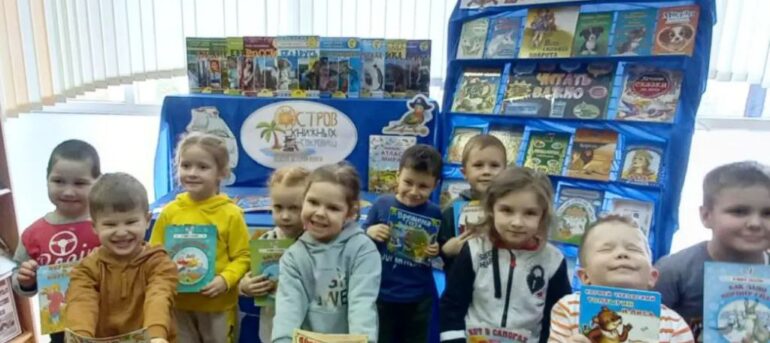 28.03.2024 К Неделе детской книги в Квасовской сельской библиотеке для ребят детского сада прошло отгадай-шоу «Ох уж эти сказки!».