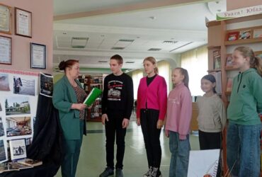 28.04.2024 В Скидельской городской библиотеке семейного чтения прошёл познавательный час, посвящённый Чернобыльской аварии “Страницы Чернобыльской трагедии”