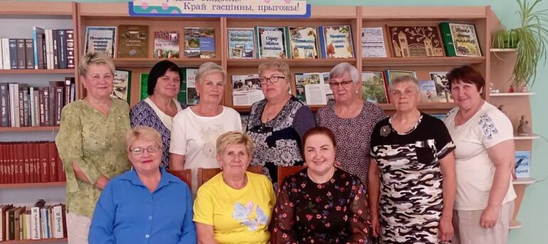 23.05.2024 в Скидельской городской библиотеке семейного чтения прошло путешествия по разнообразным увлечениям “Мир Ваших увлечений” в рамках заседания клуба “Беседушка имени З.А.Семашко”