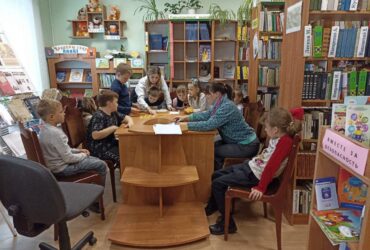 31.10.2024 В Ратичской сельской библиотеке прошла экскурсия “Дом, где живут книги”.