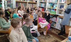 28 марта в Вертелишковской библиотеке прошёл библиотечный урок для детей из школьного лагеря “Как стать настоящим читателем”. 📖