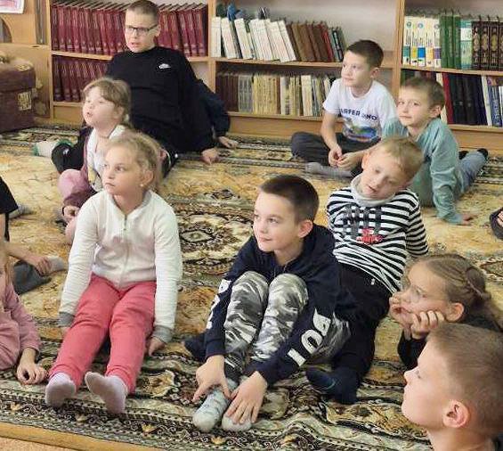 В Коптевской сельской библиотеке состоялась конкурсная программа “📚Путешествие в страну Мурляндию🐈”