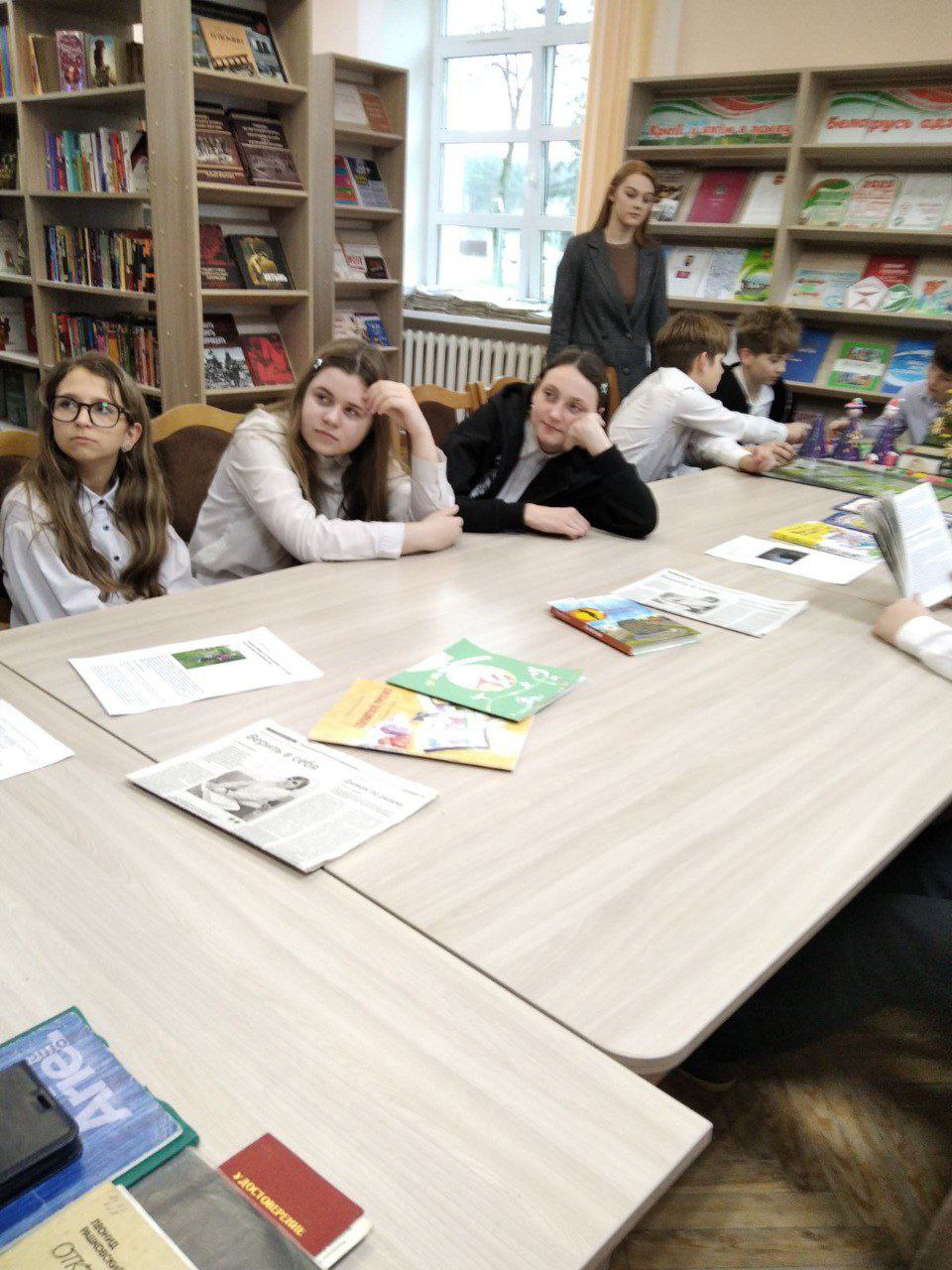 У Скідзельскай гарадской бібліятэцы прайшла інфармацыйная гадзіна “Нязломныя”