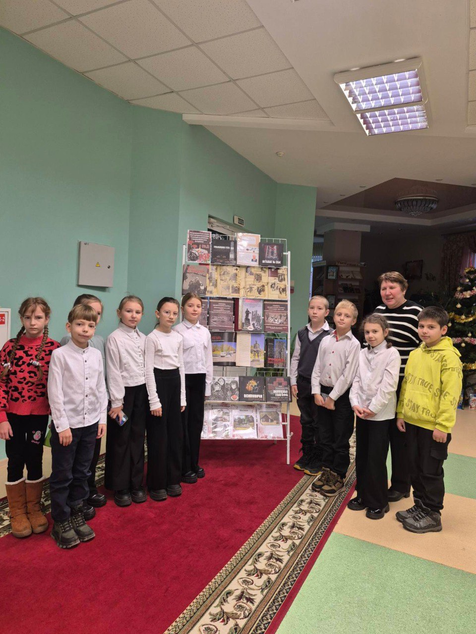 В Скидельской городской библиотеке семейного чтения для учащихся начальной школы прошел круглый стол “Геноцид: без права на забвение”