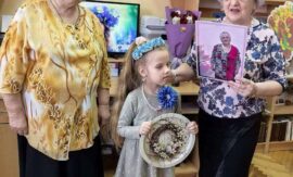 В Квасовской библиотеке прошла литературно-музыкальная гостиная «Васильковый мир женской души»